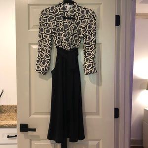 Diane von Furstenberg Wool/Silk wrap dress black & creme pockets & collar Size 4